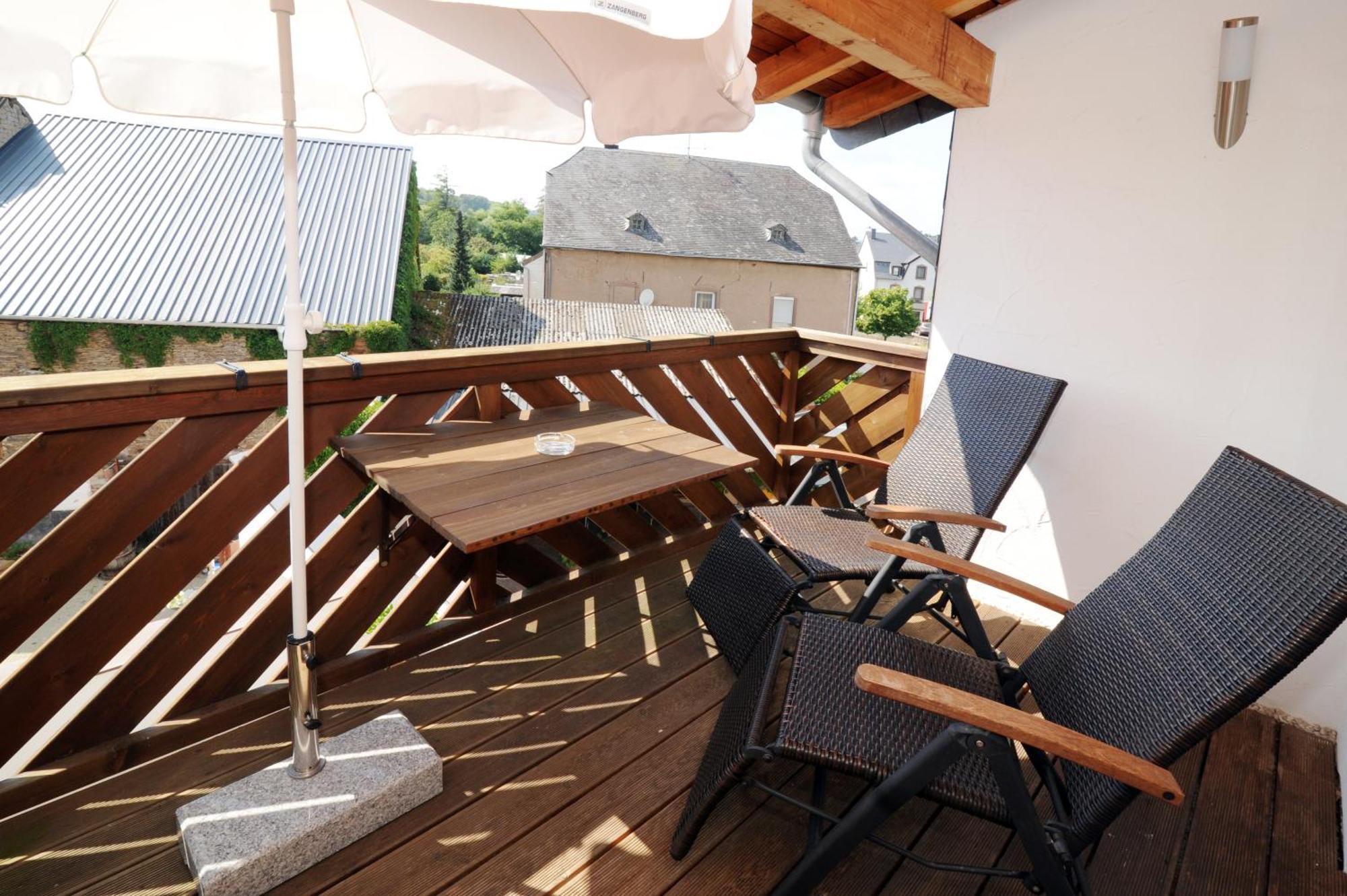 Weingut U. Gaestehaus Becker Platten 외부 사진